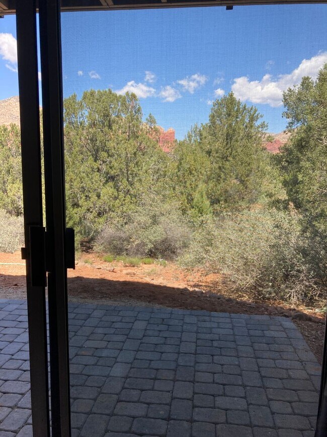 Building Photo - Spectacular, Panoramic Red Rock Views in West Sedona