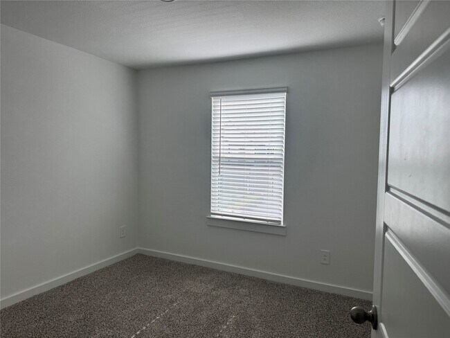 Building Photo - 10203 Spring Branch Trail
