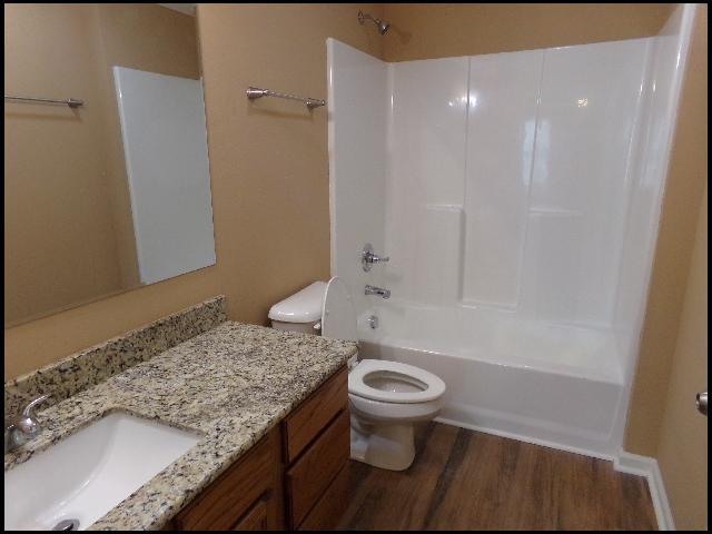 Building Photo - 6455 Lilac Dr