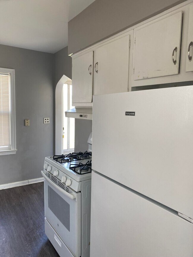 Building Photo - 2-Bedroom House with Detached Garage & Basement — Lafayette's North End