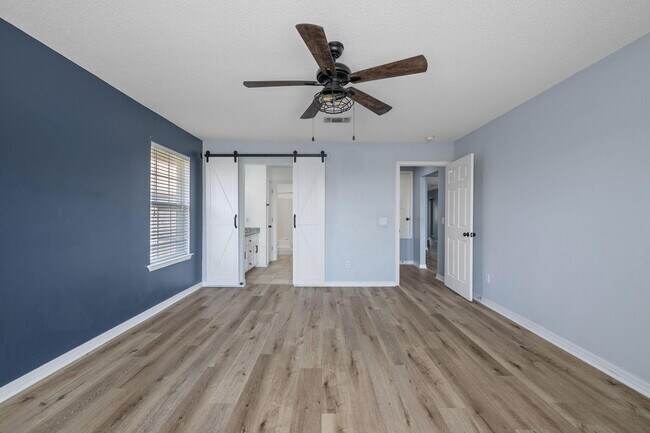 Building Photo - 422 Pristine Water Ln