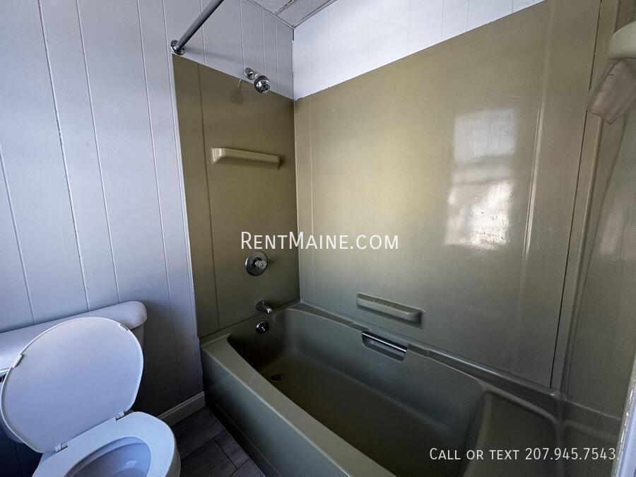 Building Photo - 17 Edwards St