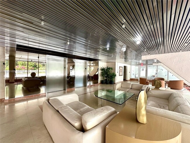 Building Photo - 15645 Collins Ave