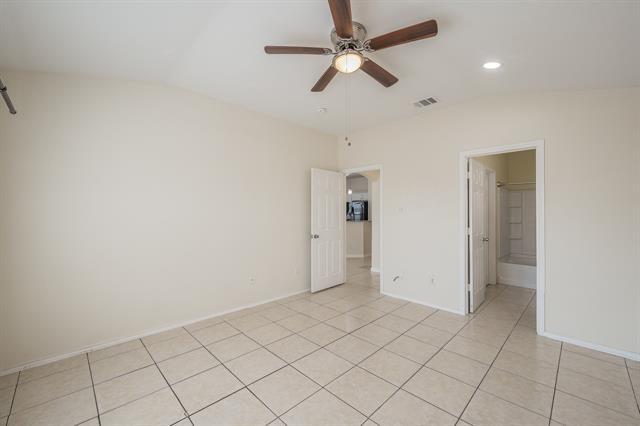 Building Photo - 8932 Sunny Hollow Dr