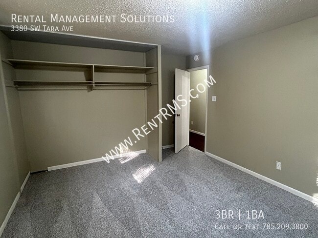 Building Photo - **MOVE-IN SPECIAL**3380 SW Tara Ave - 3 BE...