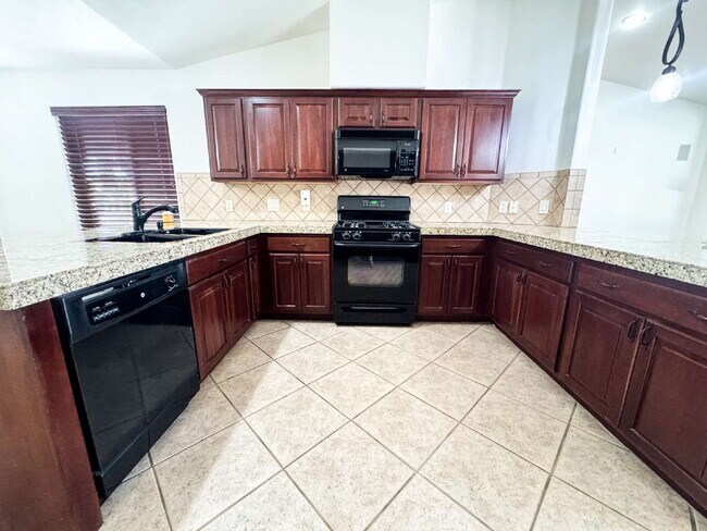 Building Photo - For Rent: 3-bedroom, 2-bathroom home in Barkley Ranch
