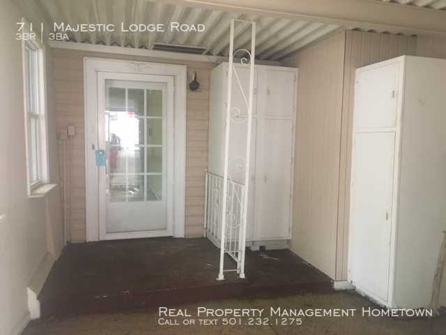 Building Photo - LAKE HOUSE WITH CHARACTER AND CHARM