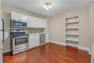 Building Photo - 129 Bainbridge St