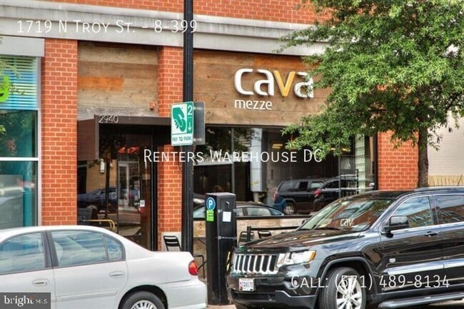 Building Photo - 1719 N Troy St