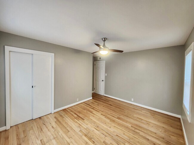 Building Photo - 4220 40th Ct N