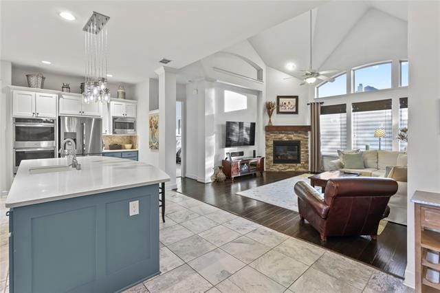 Building Photo - 552 Hidden Meadow Dr