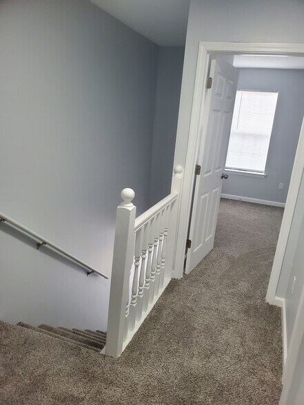 Upstairs Hallway - 129 Coventry Woods Dr