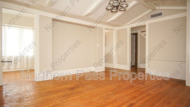 Building Photo - 7600 Franklin Dr