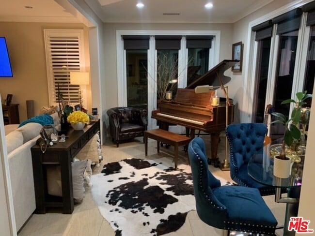 Building Photo - 51 Ivory Petal