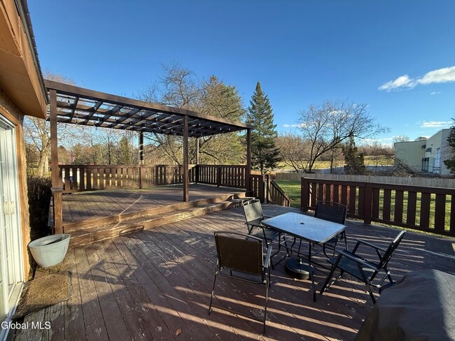 Building Photo - 152 E State St