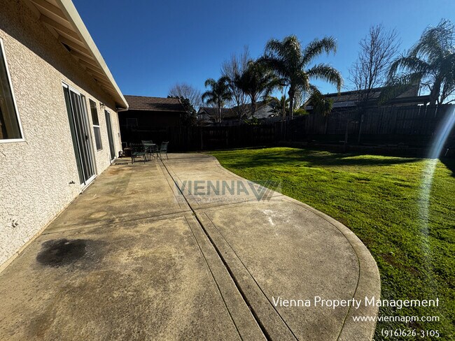 Building Photo - 1755 El Camino Verde Dr