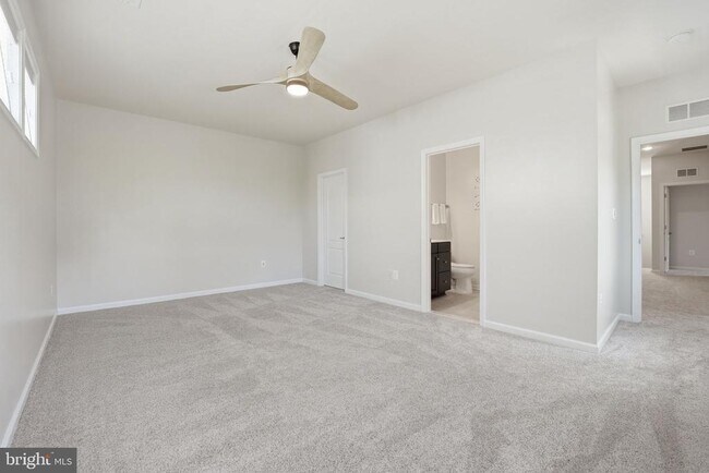 Building Photo - 428 Alder Dr
