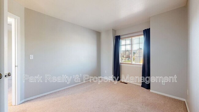 Building Photo - 8596 Bluegrass Cir