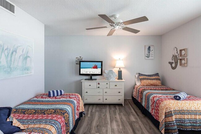 Building Photo - 6154 Midnight Pass Rd