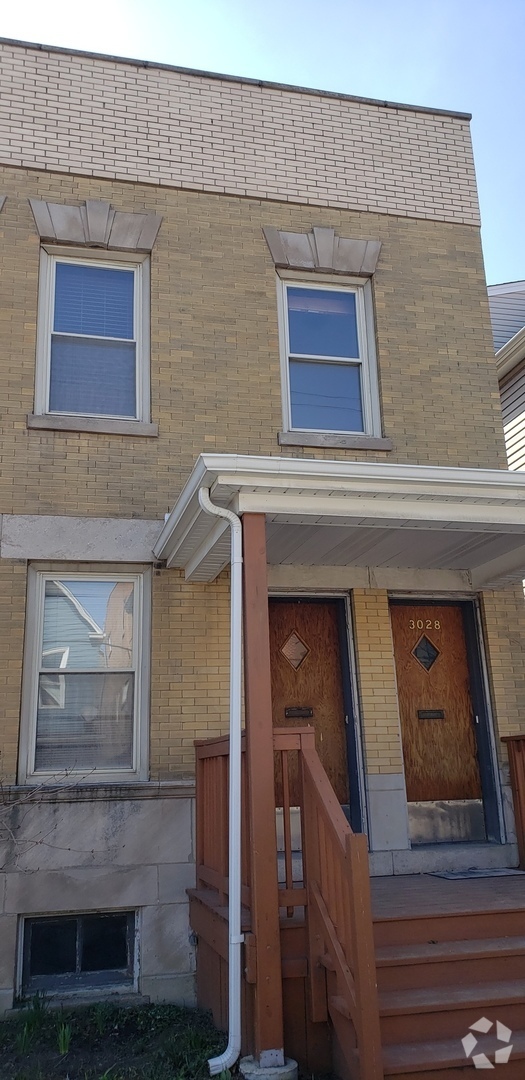 Building Photo - 3028 N Clybourn Ave