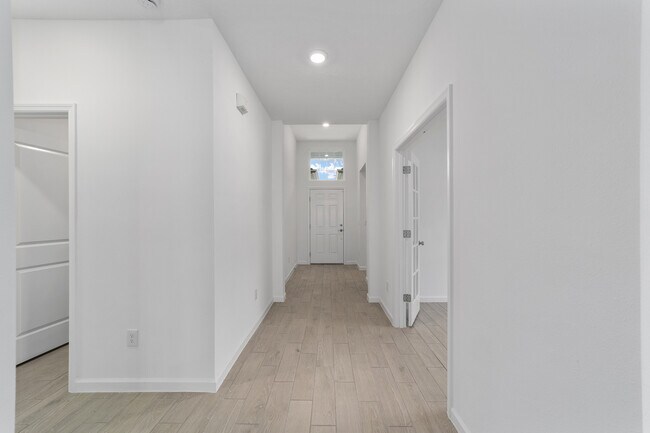 Building Photo - 7341 SW 76th Ter