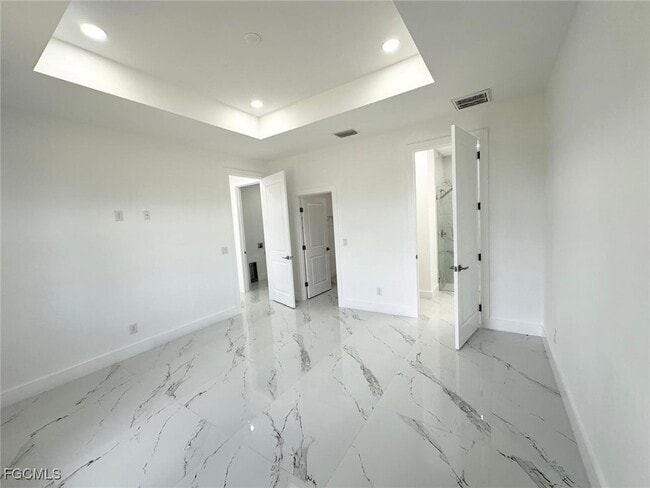 Building Photo - 1043 Eisenhower Blvd