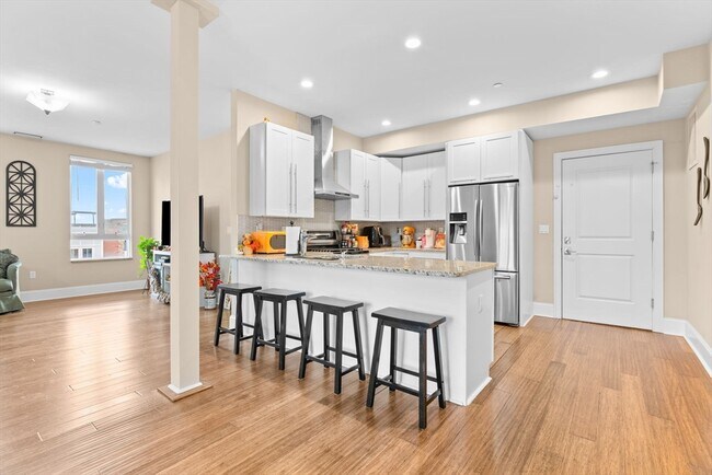 Building Photo - 380 W Broadway