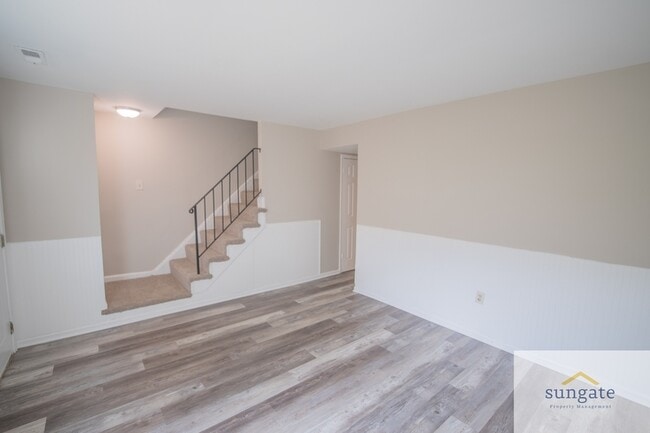 Building Photo - 6449 Union Ct