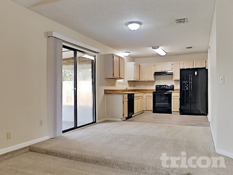 Building Photo - 7548 Allspice Cir S