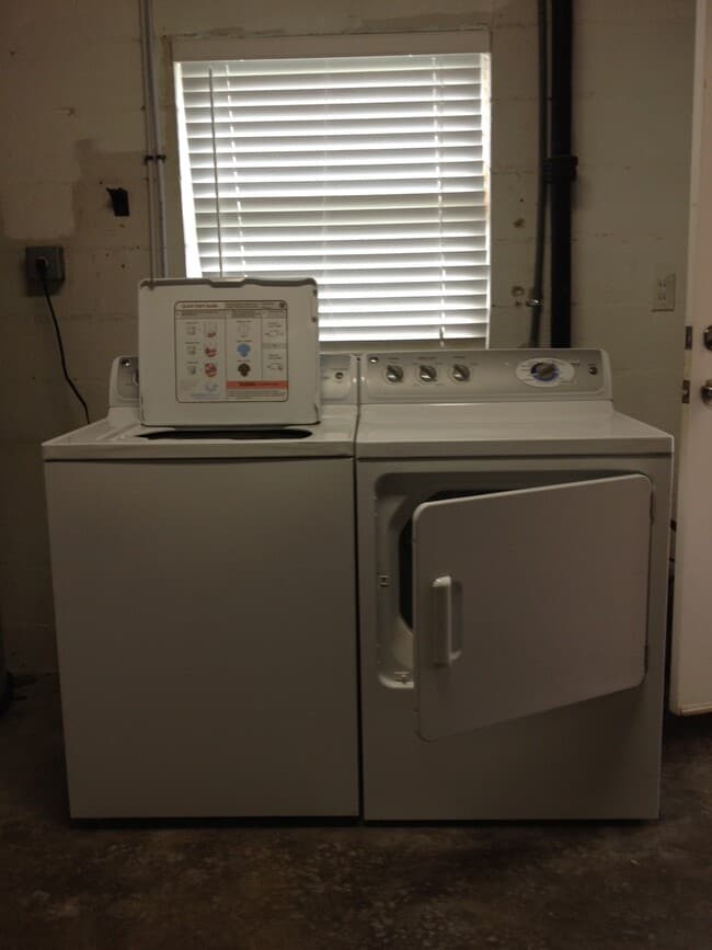 Building Photo - 3009 Oberlin Ave