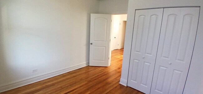 Building Photo - 4048 W Hirsch St