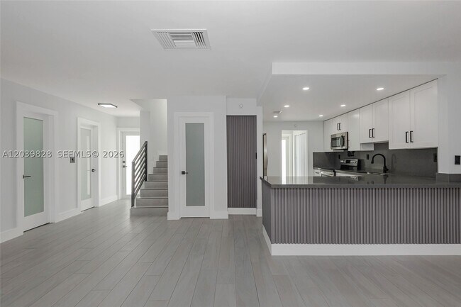 Building Photo - 6653 SW 140th Ave