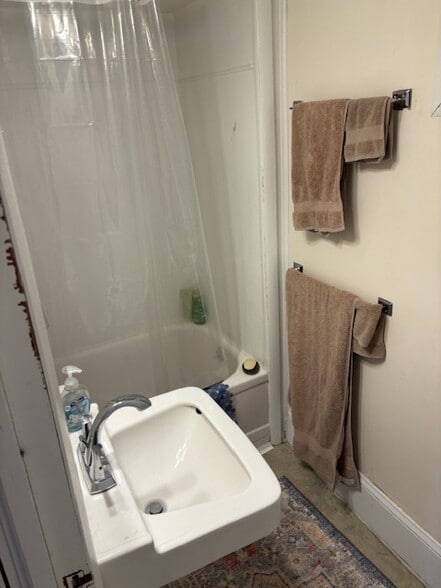 Bathroom - 6356 Elm St