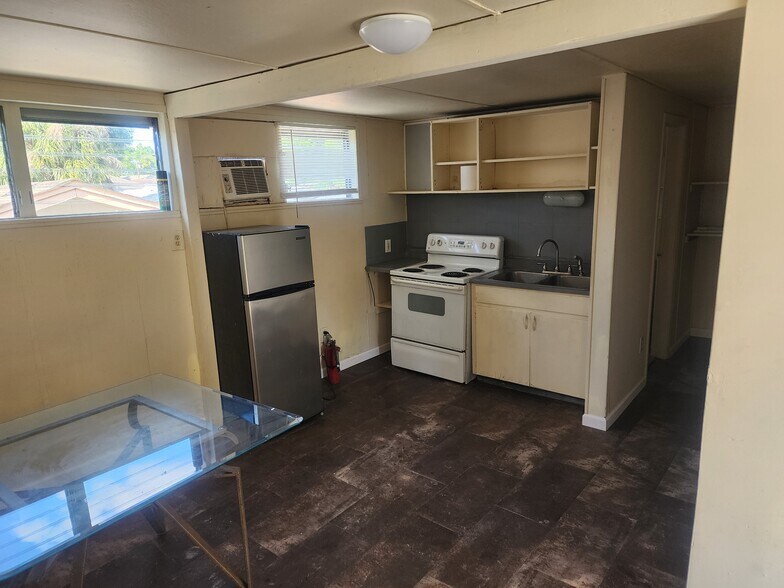 Building Photo - 1308 S New York Ave