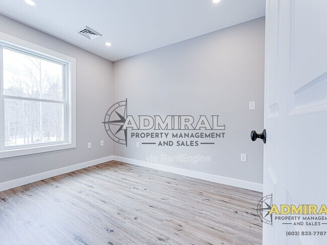 Building Photo - 3 Strafford Rd