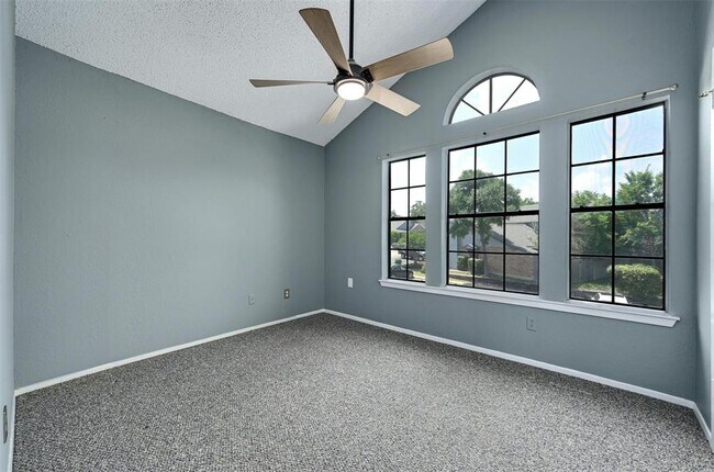 Building Photo - 1411 Gracy Farms Ln