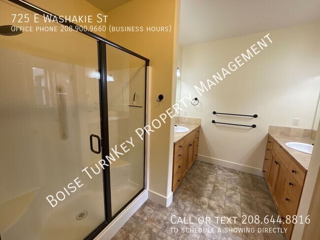 Building Photo - 725 Washakie St E