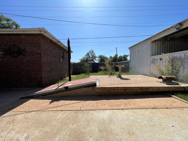 Building Photo - Cozy 3-Bed, 2-Bath Retreat in Serene Neigh...