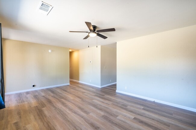 Building Photo - 1525 Jasmine Way