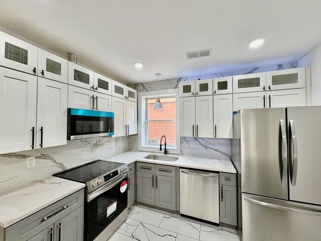 Building Photo - 5616 Phillips Ave