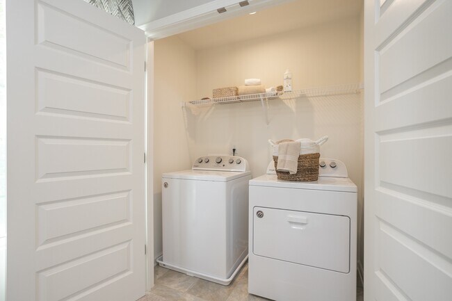 Building Photo - 5339 Bellflower Hls
