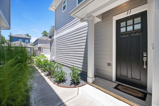 Building Photo - 11 Thorpe Ln