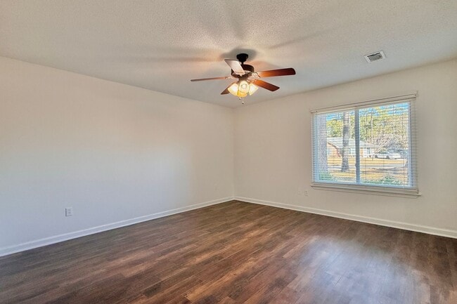 Building Photo - AVAILABLE NOW! (One Pet Maximum)