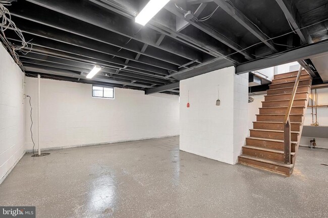 Building Photo - 719 Halstead Rd