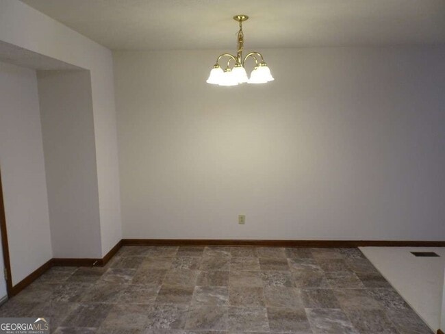 Building Photo - 524 Millard Farmer Rd