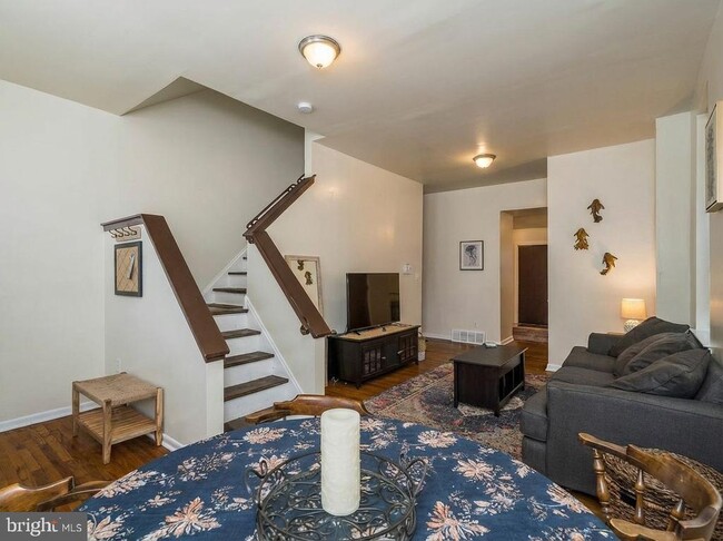 Building Photo - 1619 Master St