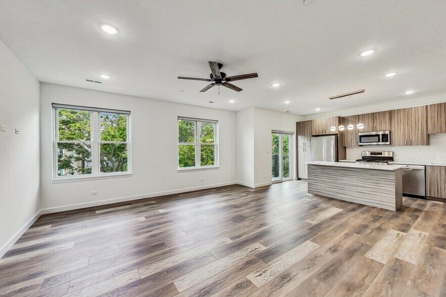 Building Photo - 6135 S Kimbark Ave