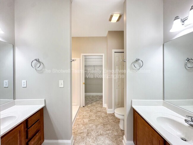 Building Photo - 132 Hardinberry St