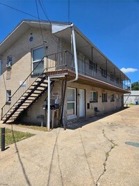 Building Photo - 4205 Metropolitan Ave
