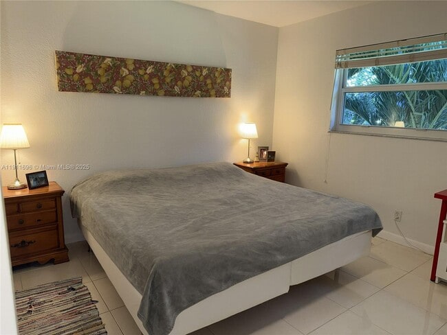 Building Photo - 5141 W Oakland Park Blvd